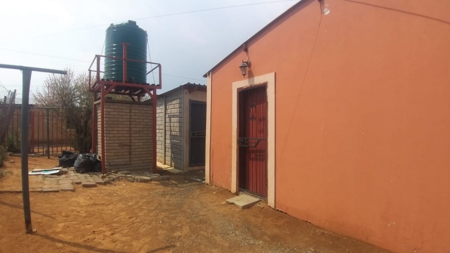 2 Bedroom Property for Sale in Thabong Free State